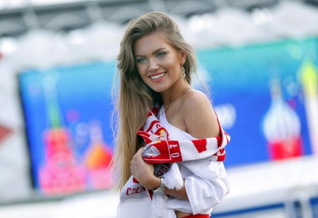 Красивые болельщицы