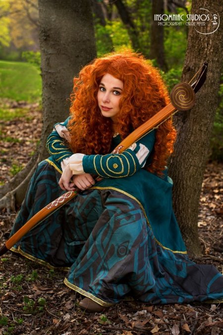 Мерида принцесса косплей. Меч