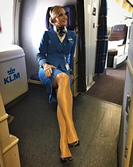 Claire Castel бортпроводница