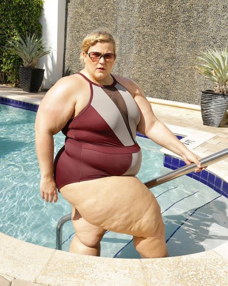 Анна о Брайен в купальнике