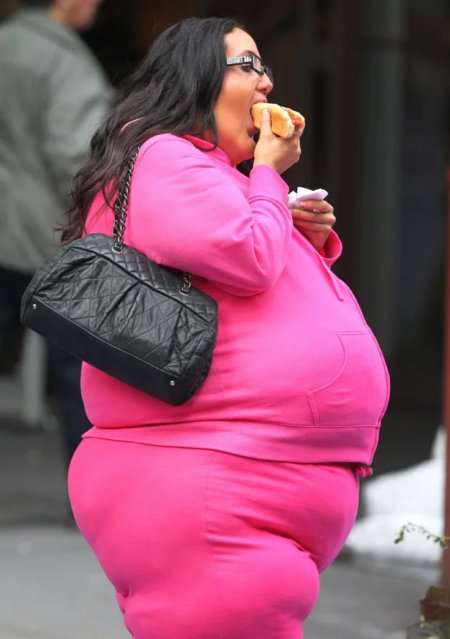 Женщина с большим животом