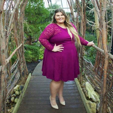 Девочка толстушка