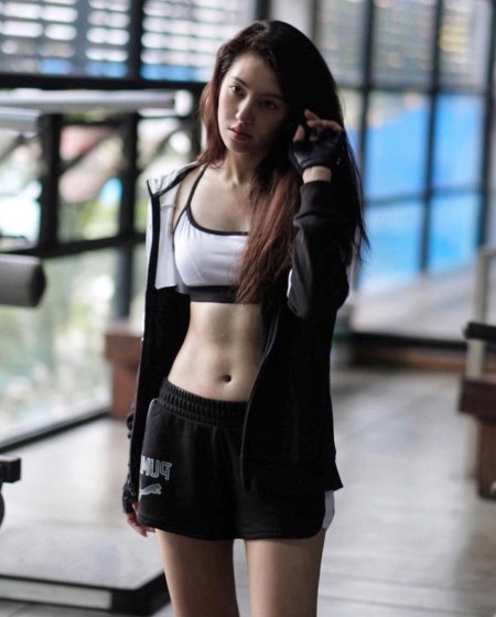 Красивые кореянки в спортивной форме