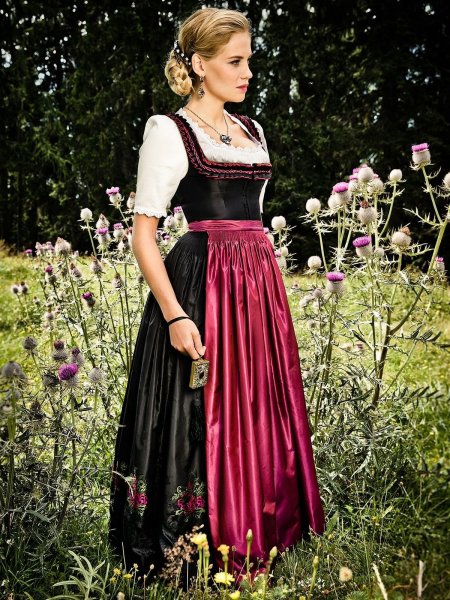 Немецкий национальный костюм дирндль