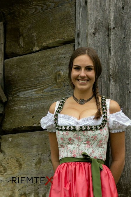 Одеяния Германии: дирндль, трахтен