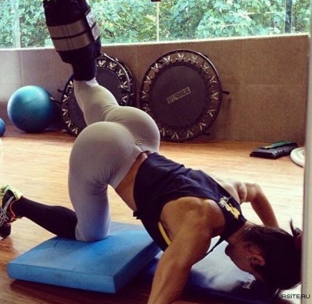 Спортивные попки девушек