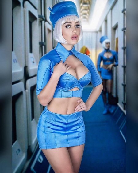 Жасмин Синклер стюардесса