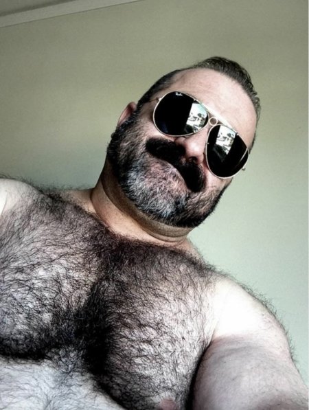 Армянский волосатый мужик