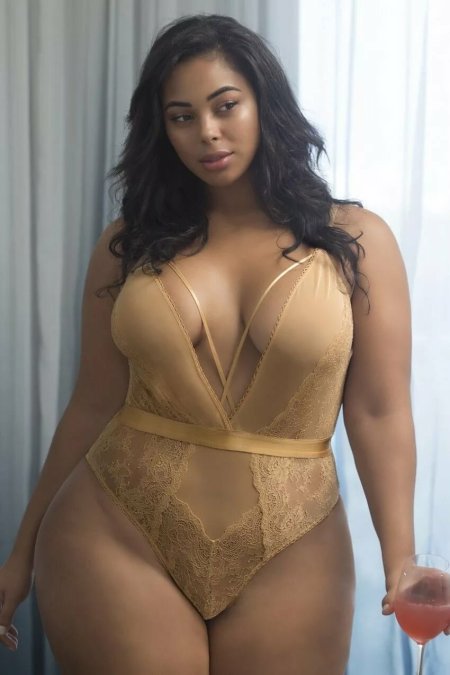 Tabria Majors модель Plus-Size