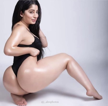 Иранка Надя Али