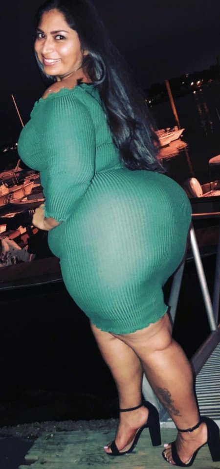 Женщины с большими ягодицами