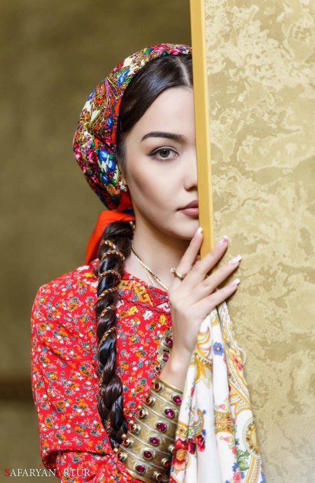 Таджикская красавица Мунира Мирзоева