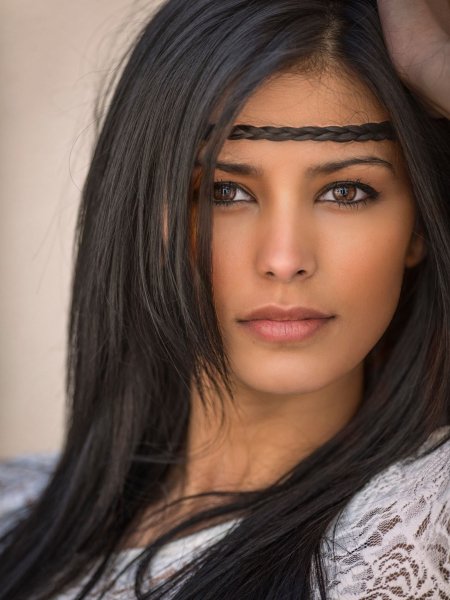 Красивые брюнетки