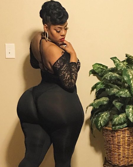 Огромные пышные задницы