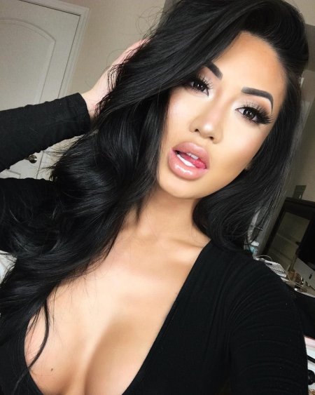 Красивые девушки с черными волосами