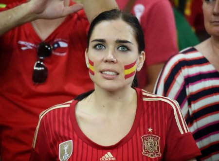 Футбольные болельщицы сборной Испании