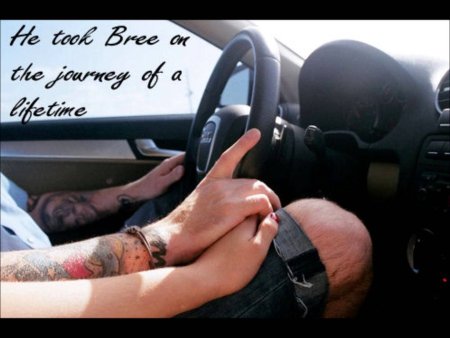 Парень с девушкой в машине