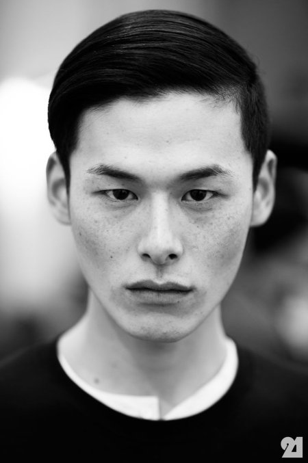 Азиатское лицо мужчины