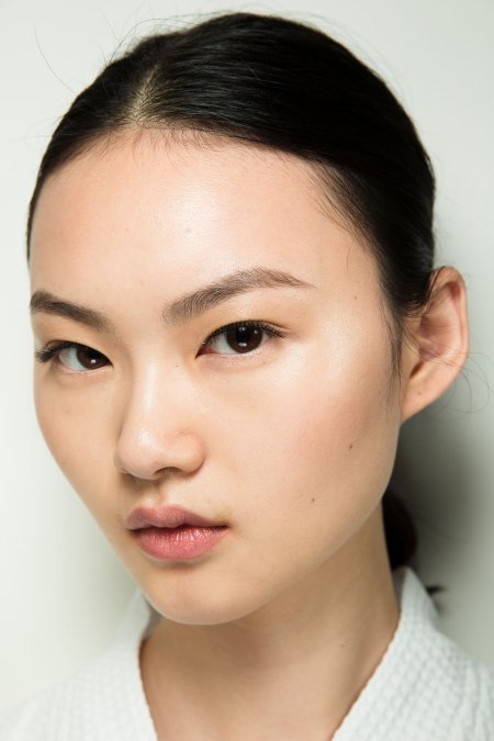 Узкие глаза