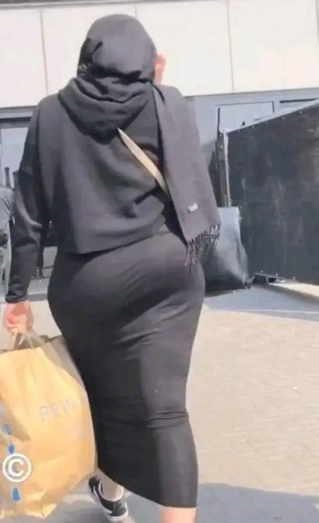 Ягодицы девушек в хиджабе