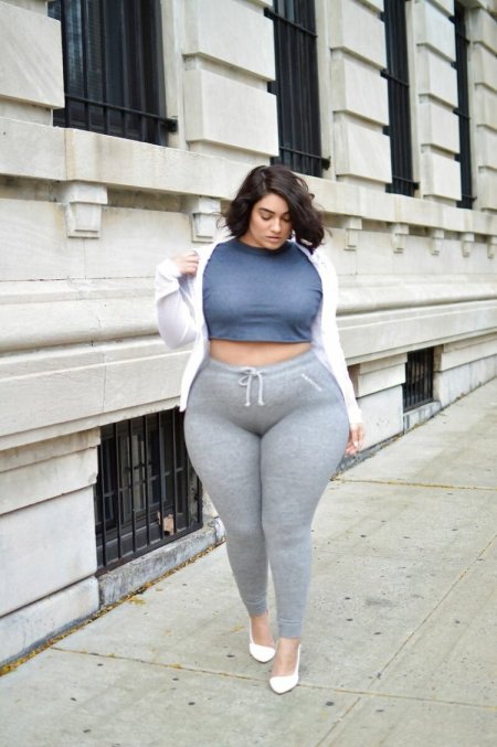 Nadia Aboulhosn жирная