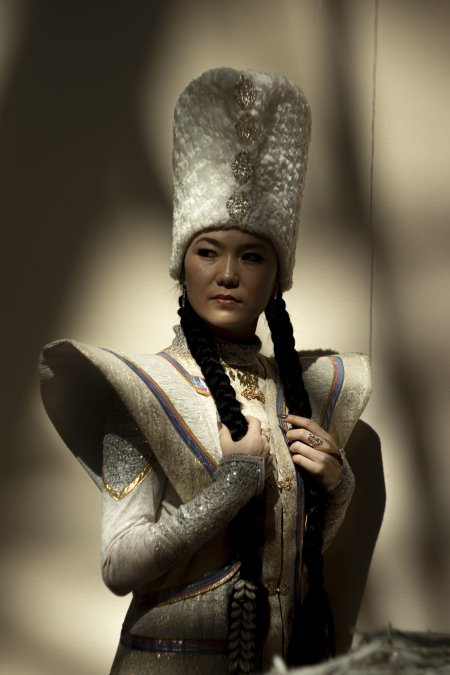 Монголка блондинка