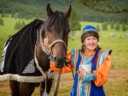 Кумандинцы Алтая национальный костюм