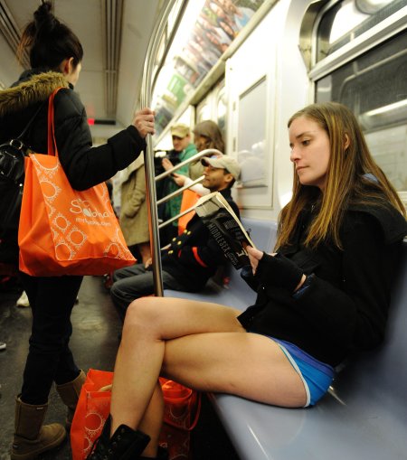 Красивые девушки в транспорте