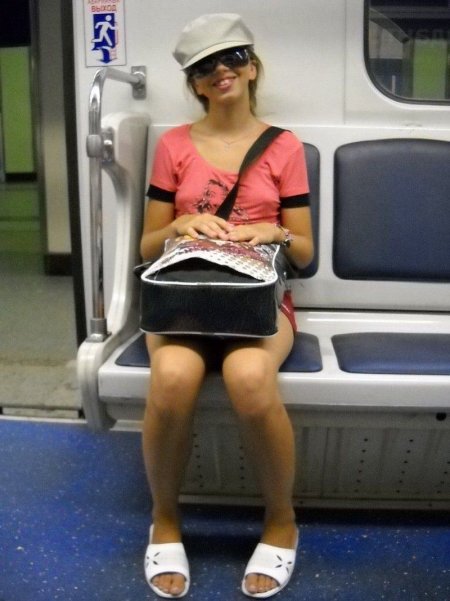 Метро летом