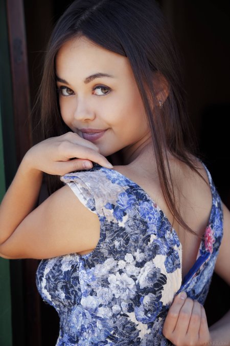 Annika li Moon модель