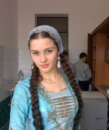 Певица Хеда Хамзатова