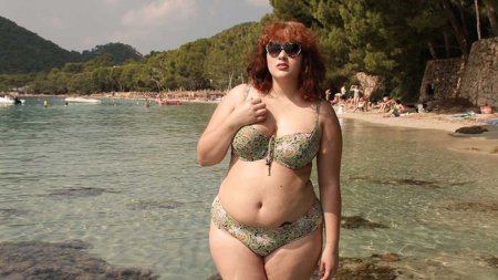 Юлия Куварзина горячие в купальнике