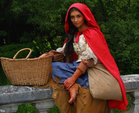 Патрина Шаркози босиком