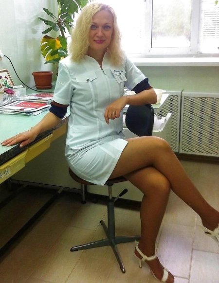 Красивые зрелые медсестры
