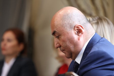 Депутаты оппозиция