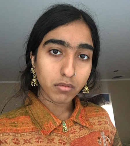 Таджичка с бровями