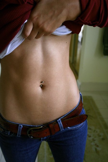 Красивый пупок