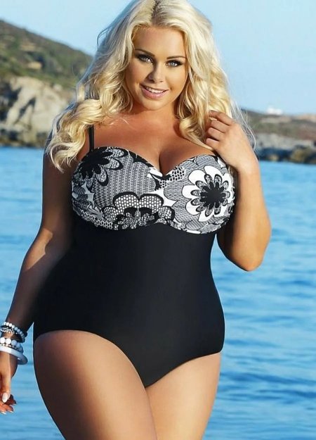 Джовита Зинкевич в купальнике Лорин