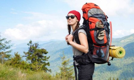 Турист с рюкзаком