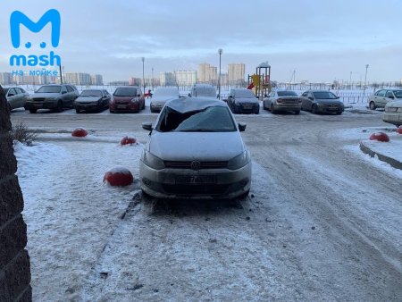 Женщина выбросилась из окна в Мурино