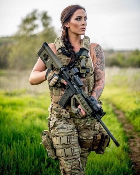 Милитари Тактикал гёрл