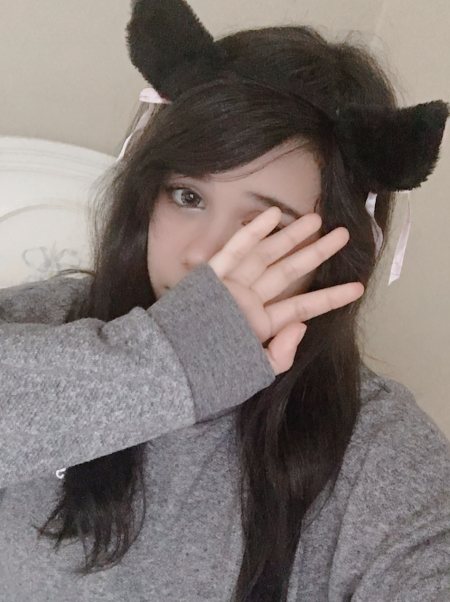 Милая девушка с ушками