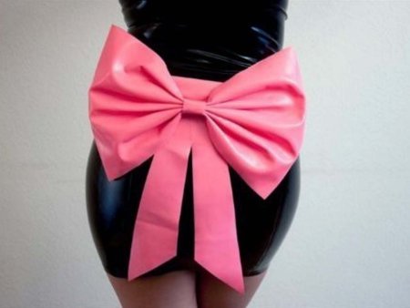 Попа с бантом