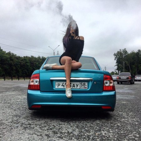 Красивые девушки на приоре