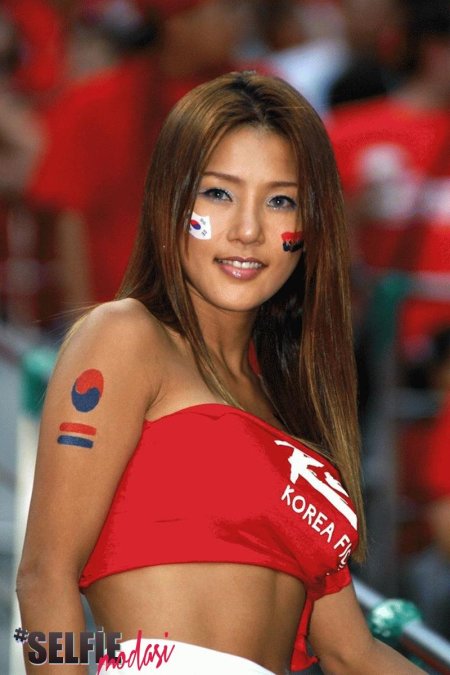 Красивые болельщицы