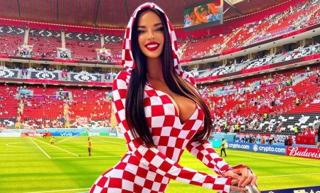 Болельщица Хорватии Ивана Кнолль