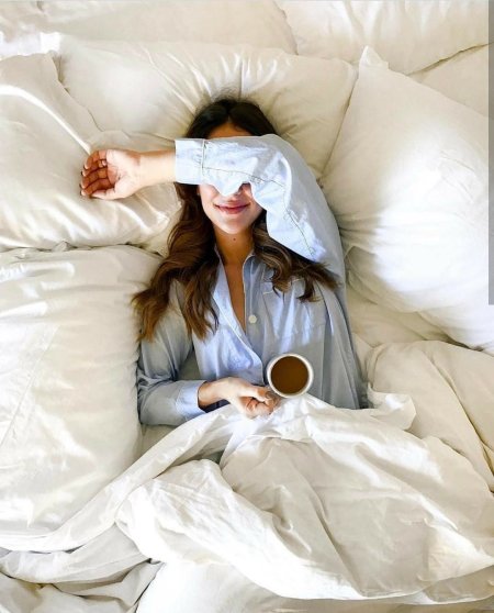 Девушка утром