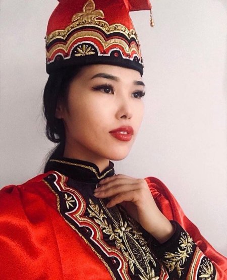 Карина Бадмаева калмычка