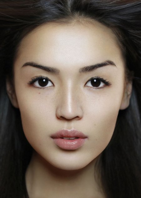 Красивое азиатское лицо