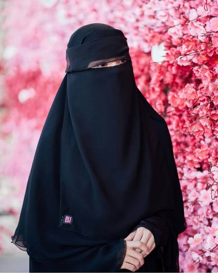 Никаб Дубай